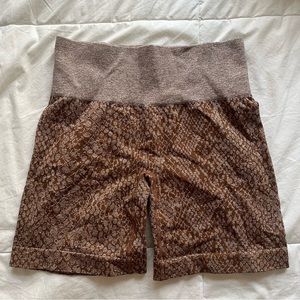 NVGTN Mocha Snakeskin Seamless Shorts
